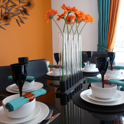Showhome: aqua and orange
