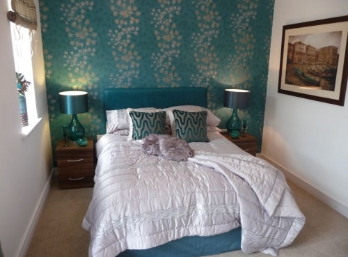 Showhome: Aqua and silver