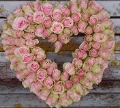 Vintage rose heart