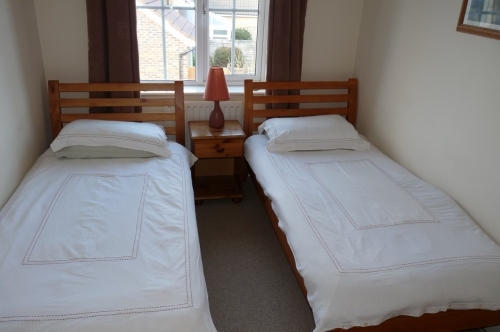 Twin bedroom in 3 bedroom detached house