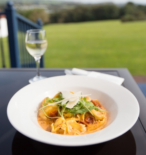 Fresh, delicious dishes in an idyllic setting