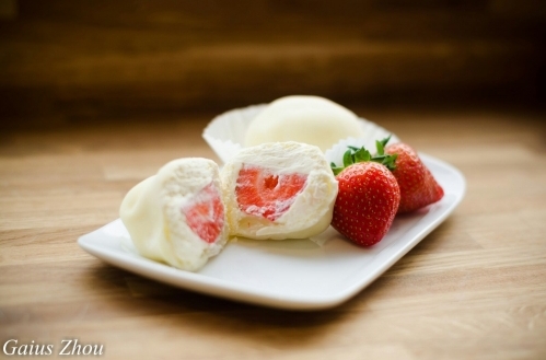 Dessert (Lady Manna - Strawberry Mochi)