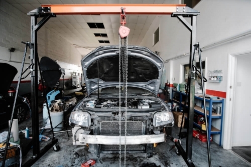 Gantry Engine Hoist On Audi A3 Oaks Vehicle Service Station garage Hersden Canterbury Kent